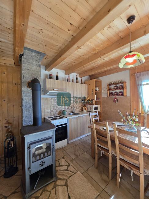 Predaj rekreačná chata Jedľové Kostoľany, pozemok 9,8á