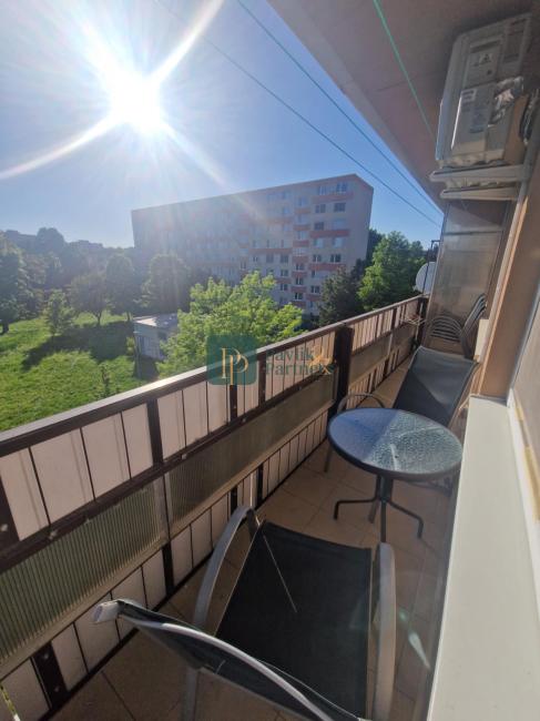 Prenájom 2 izbový byt, 2x balkón, zariadený, Chrenová