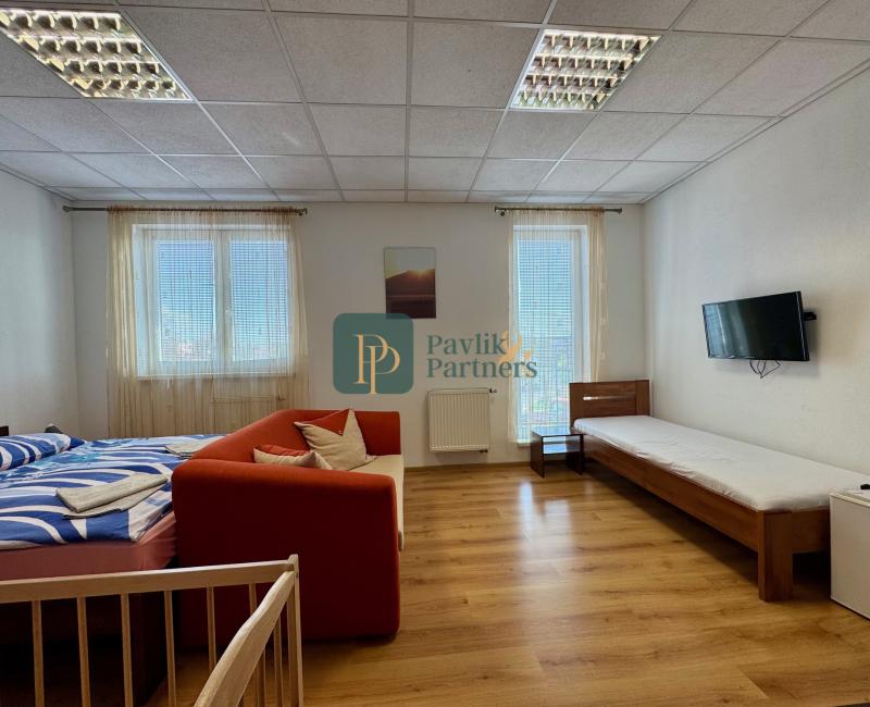 Predaj zabehnutá reštaurácia a penzión, Veľký Lapáš, 19á pozemok