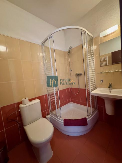 Predaj zabehnutá reštaurácia a penzión, Veľký Lapáš, 19á pozemok