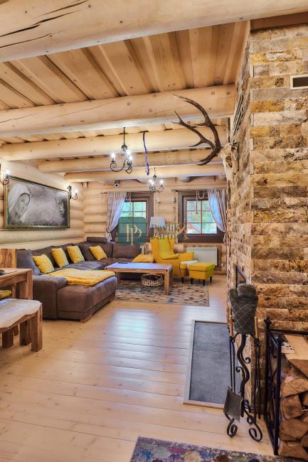 Predaj 4 izbový zrub pri lese, 7,5á pozemok, Nízke Tatry, EXKLUZÍVNE!