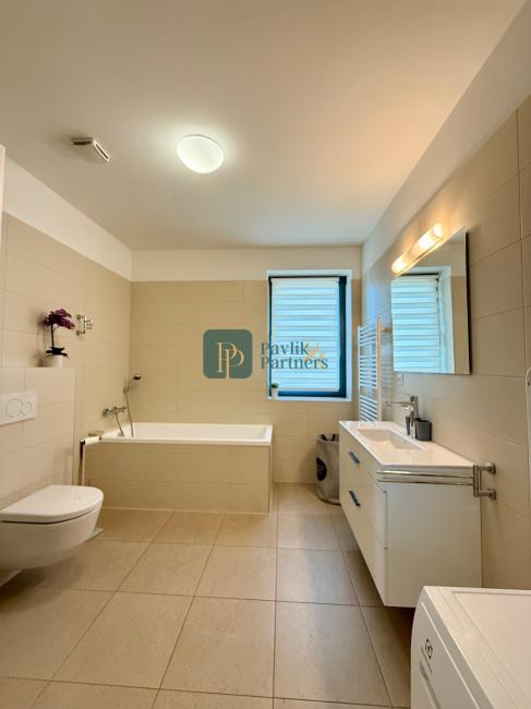 Prenájom 2 izbový byt, terasa, novostavba, 2x parkovacie miesto