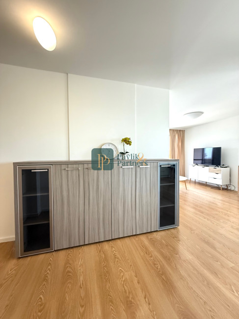 Prenájom 2 izbový byt, terasa, novostavba, 2x parkovacie miesto