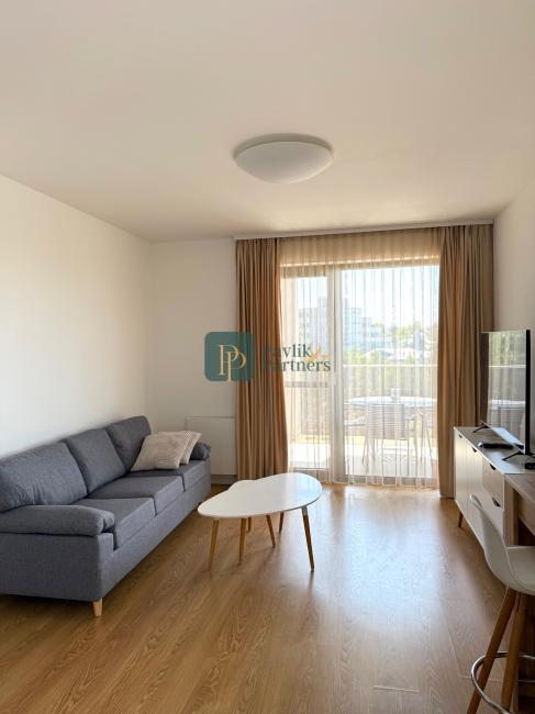 Prenájom 2 izbový byt, terasa, novostavba, 2x parkovacie miesto