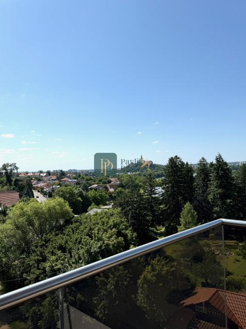 Prenájom 2 izbový byt, terasa, novostavba, 2x parkovacie miesto