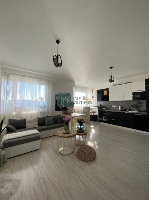 Prenájom veľký 2 izbový byt, novostavba, veľká loggia