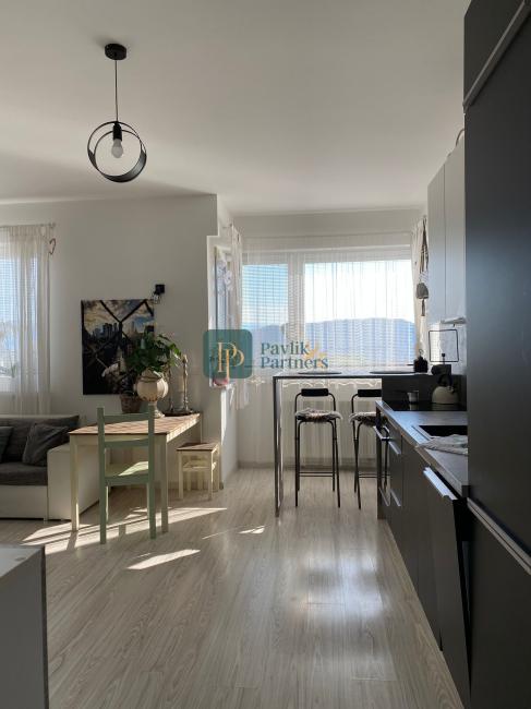 Prenájom veľký 2 izbový byt, novostavba, veľká loggia