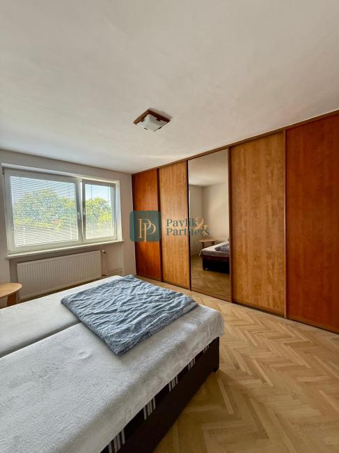 Prenájom pekný 3 izbový byt, balkón, parkovanie vo dvore