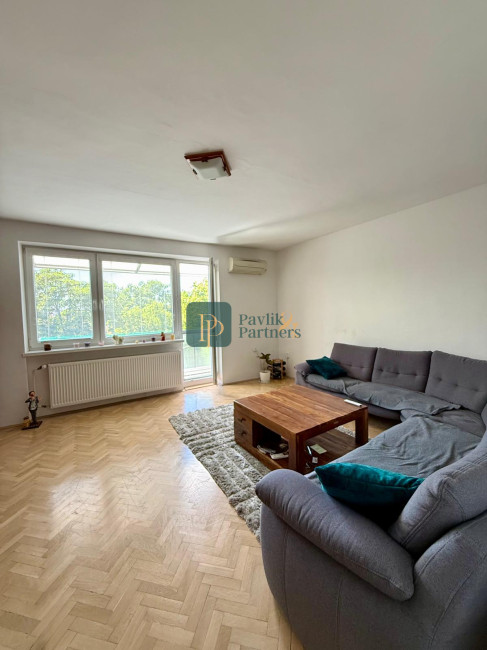 Prenájom pekný 3 izbový byt, balkón, parkovanie vo dvore