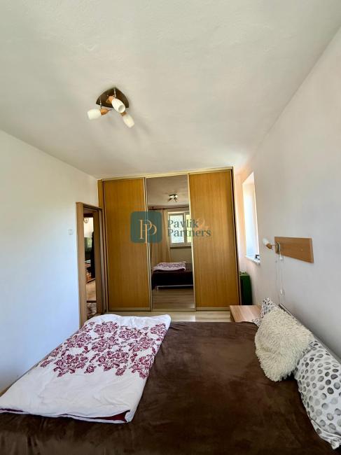 Prenájom pekný 3 izbový byt, balkón, parkovanie vo dvore