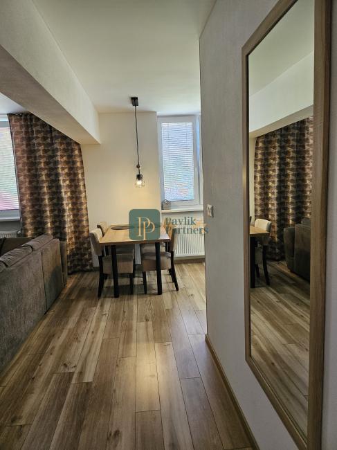 Prenájom krásny 2 izb.byt, balkón,centrum mesta,park. miesto