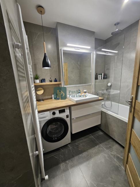 Prenájom krásny 2 izb.byt, balkón,centrum mesta,park. miesto