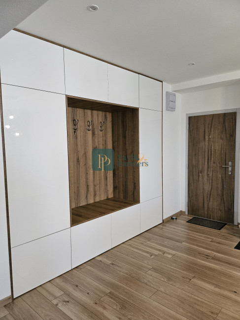 Prenájom krásny 2 izb.byt, balkón,centrum mesta,park. miesto