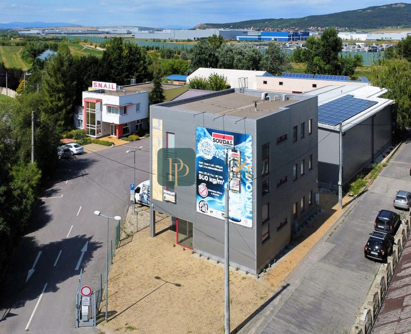 Prenájom administratívna budova Lužianky 120m2