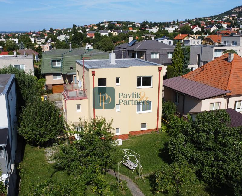 Predaj 4 izbový rodinný dom, garáž, 7,3á pozemok, Zobor