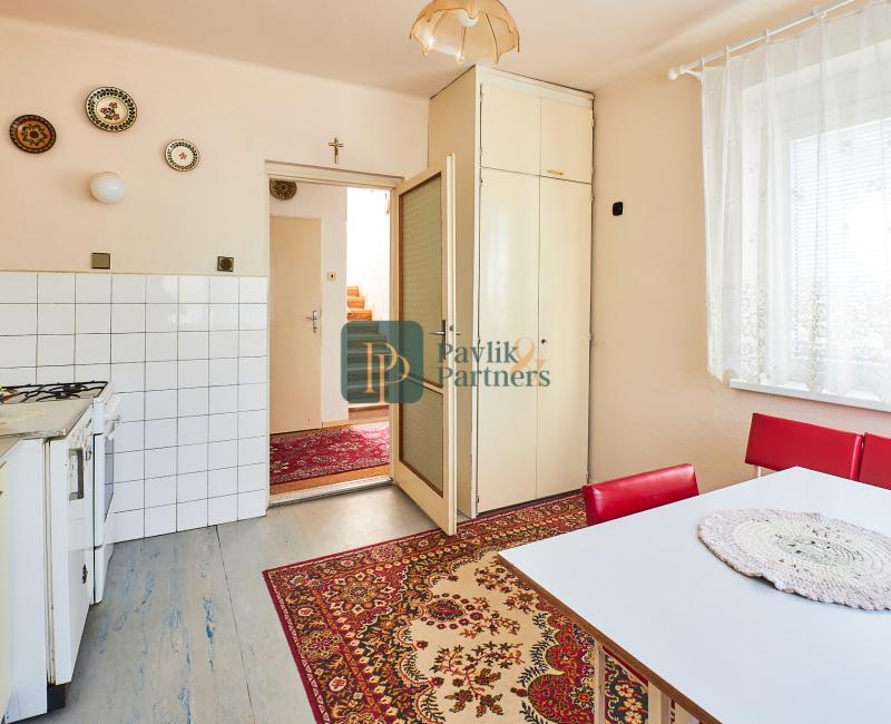 Predaj 4 izbový rodinný dom, garáž, 7,3á pozemok, Zobor