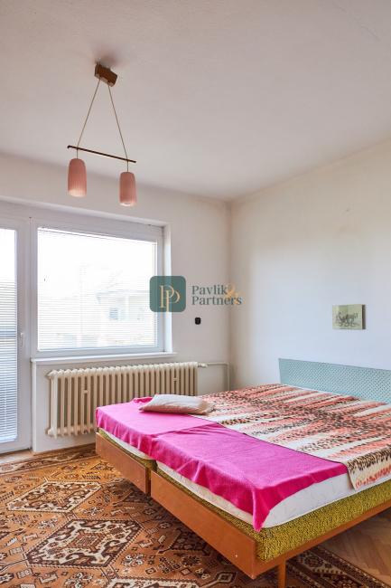 Predaj 4 izbový rodinný dom, garáž, 7,3á pozemok, Zobor