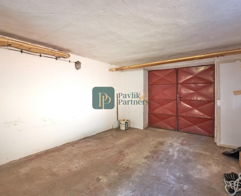 Predaj 4 izbový rodinný dom, garáž, 7,3á pozemok, Zobor