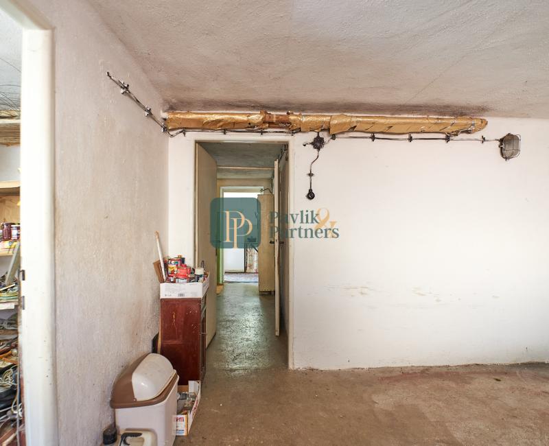 Predaj 4 izbový rodinný dom, garáž, 7,3á pozemok, Zobor