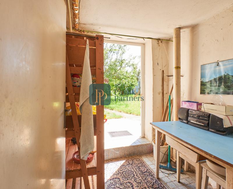 Predaj 4 izbový rodinný dom, garáž, 7,3á pozemok, Zobor