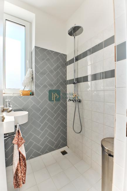 Prenájom reprezentatívne kancelárske priestory, Zobor, 6x parkovacie miesto