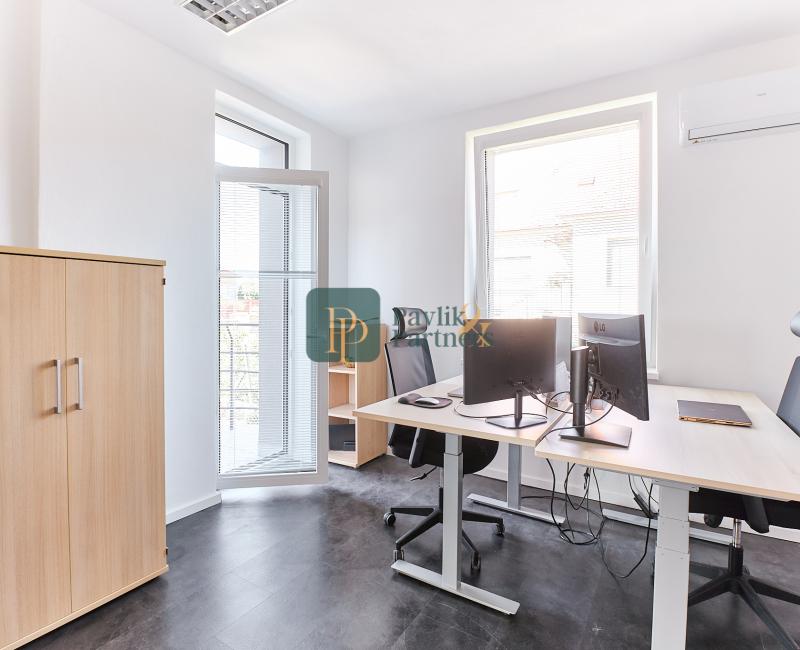 Prenájom reprezentatívne kancelárske priestory, Zobor, 6x parkovacie miesto