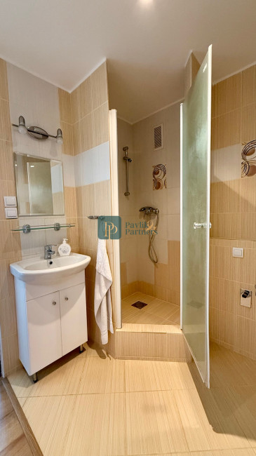 Predaj veľký 2 izbový byt, čiastočná rek., šatník, Chrenová