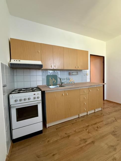 Predaj veľký 2 izbový byt, čiastočná rek., šatník, Chrenová