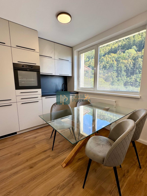 Predaj 2 izbový byt Kremnica, tehla, úplne nová rekonštrukcia, NOVÁ CENA!