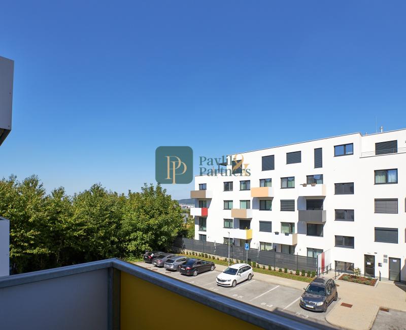 Predaj 2 izbový byt, novostavba Zelené dvory, zariadený