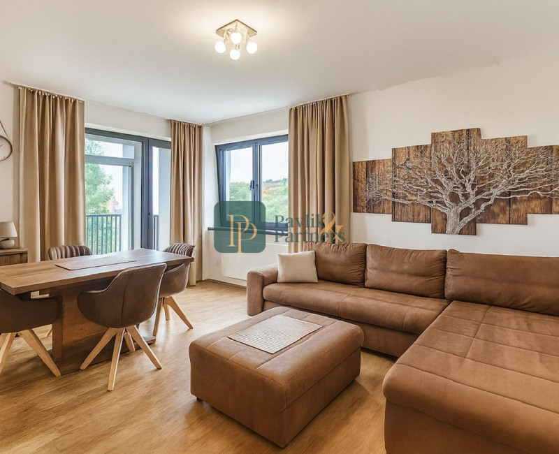 Prenájom veľký 2 izbový byt, terasa, garážové státie, Zobor