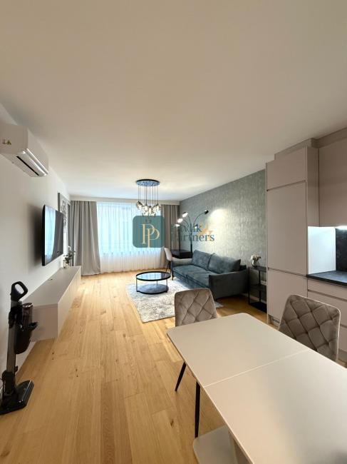 Prenájom štýlový 2 izbový byt s terasou, parkovaním, priamo pod hradom - REZERVOVANÝ