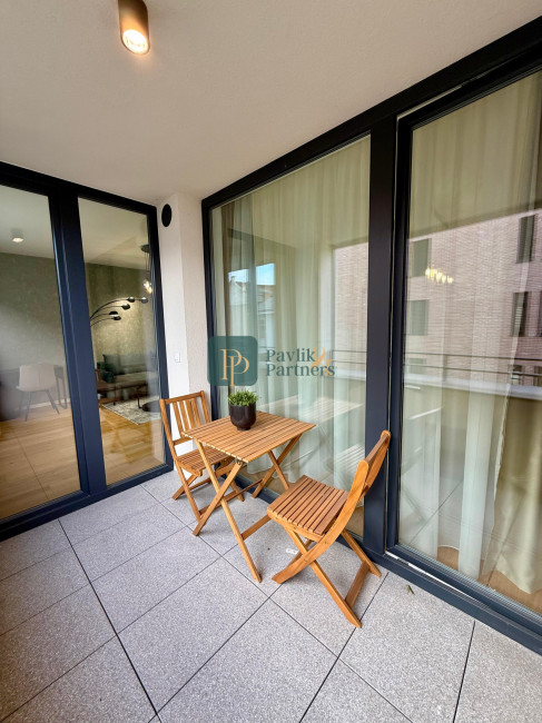 Prenájom štýlový 2 izbový byt s terasou, parkovaním, priamo pod hradom - REZERVOVANÝ