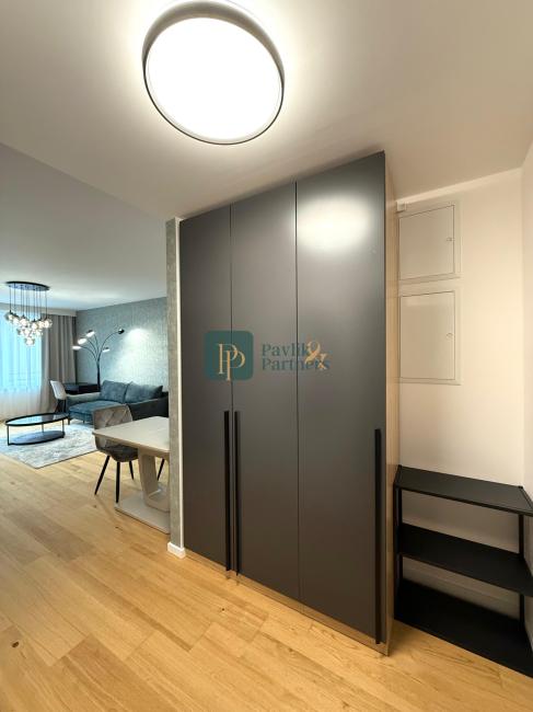 Prenájom štýlový 2 izbový byt s terasou, parkovaním, priamo pod hradom - REZERVOVANÝ