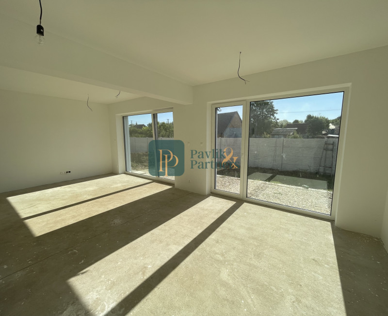 Predaj 4.izbový rodinný dom,novostavba, Mojmírovce 14km od NR