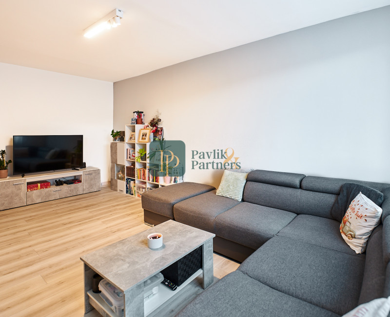 Predaj veľký 3 izbový byt, kompletná rek., balkón, 85m2