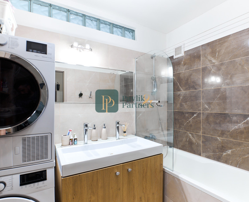 Predaj zrekonštruovaný veľký 3 izbový byt, balkón, 85m2