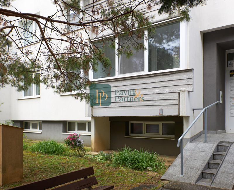 Predaj zrekonštruovaný veľký 3 izbový byt, balkón, 85m2