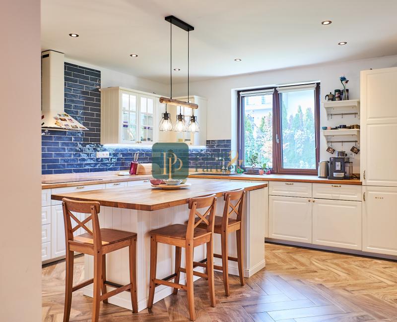 Predaj 5 izbový RD pri lese, pozemok 10á, EXKLUZÍVNE!