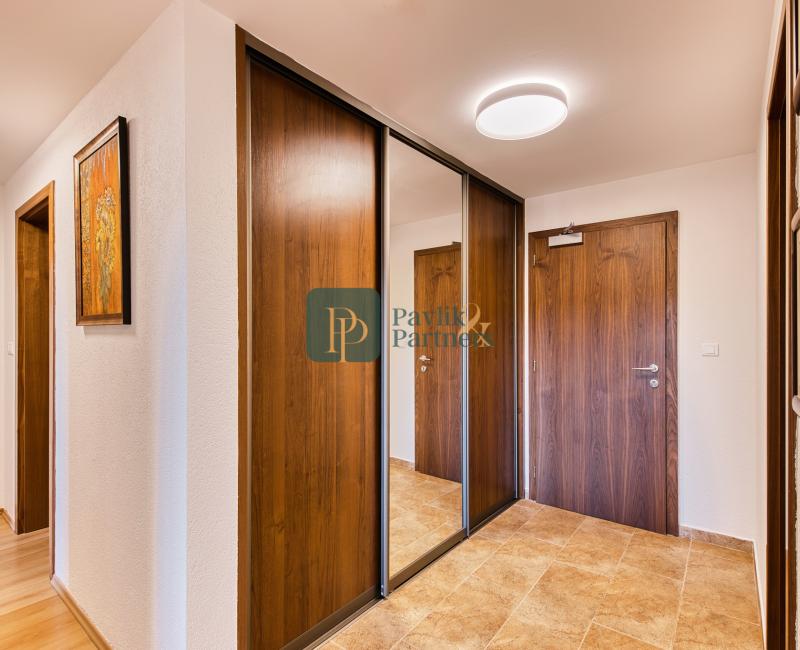 Prenájom 3 izbový apartmán, Hotel Residence Donovaly, garáž