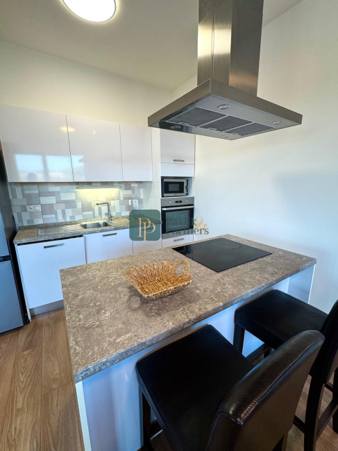 Prenájom 4izbový byt, terasa, dve parkovacie miesta, zariadený