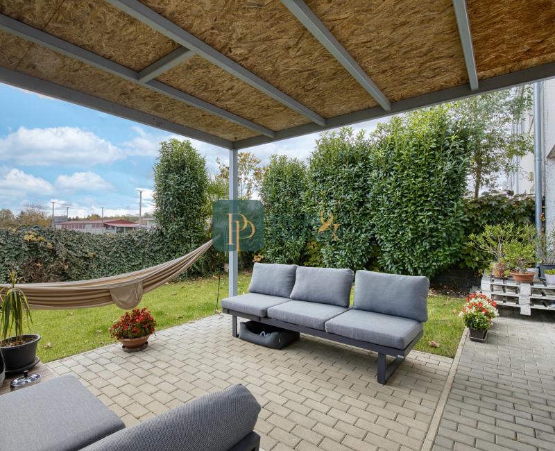 Predaj 4 izbový moderný rodinný dom, garáž, zariadený