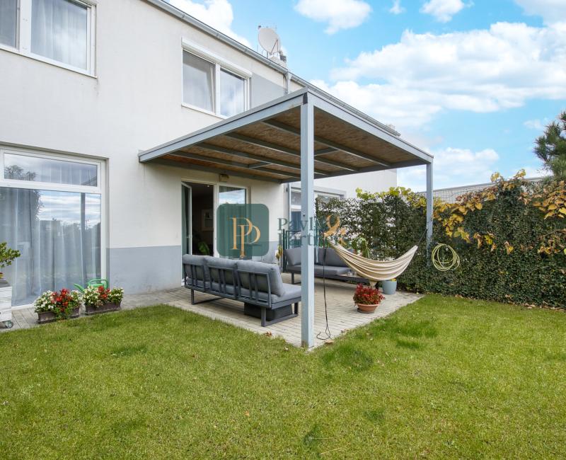 Predaj 4 izbový moderný rodinný dom, garáž, zariadený