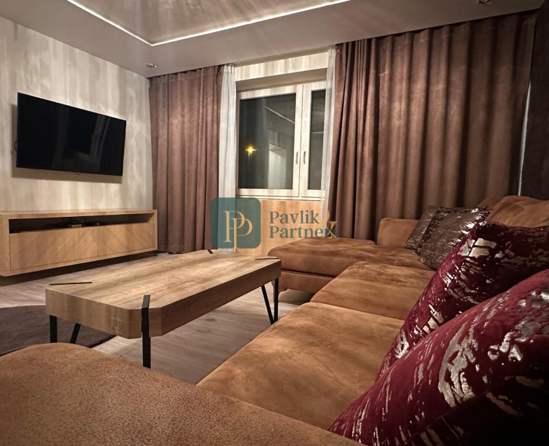 Prenájom nadštandardný 2 izbový byt, terasa, Staré mesto