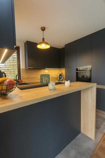 Predaj krásny zariadený 4 izbový rodinný dom, bazén, 760m2 pozemok