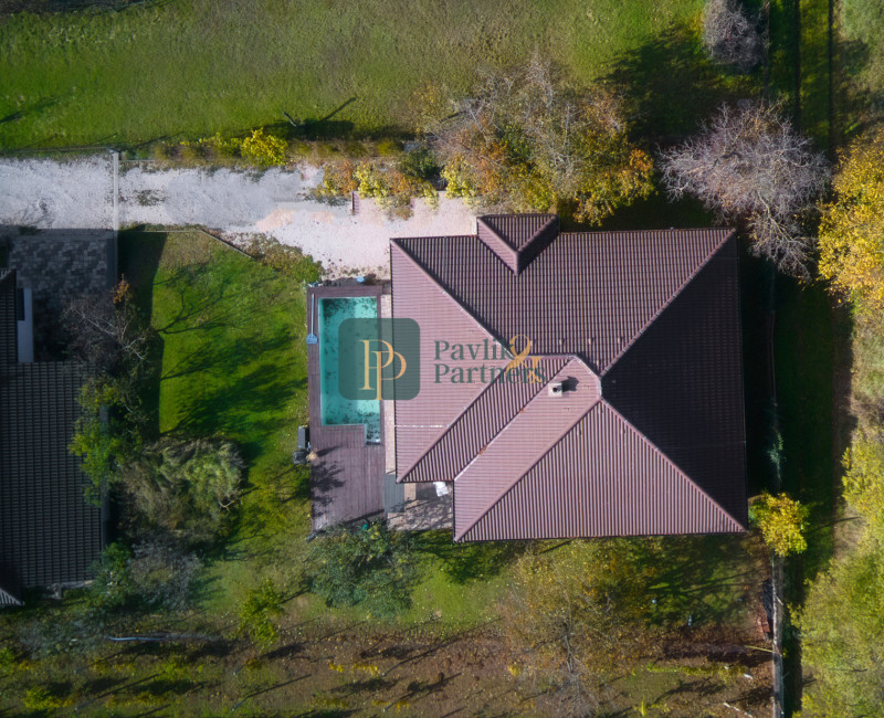 Predaj krásny zariadený 4 izbový rodinný dom, bazén, 760m2 pozemok