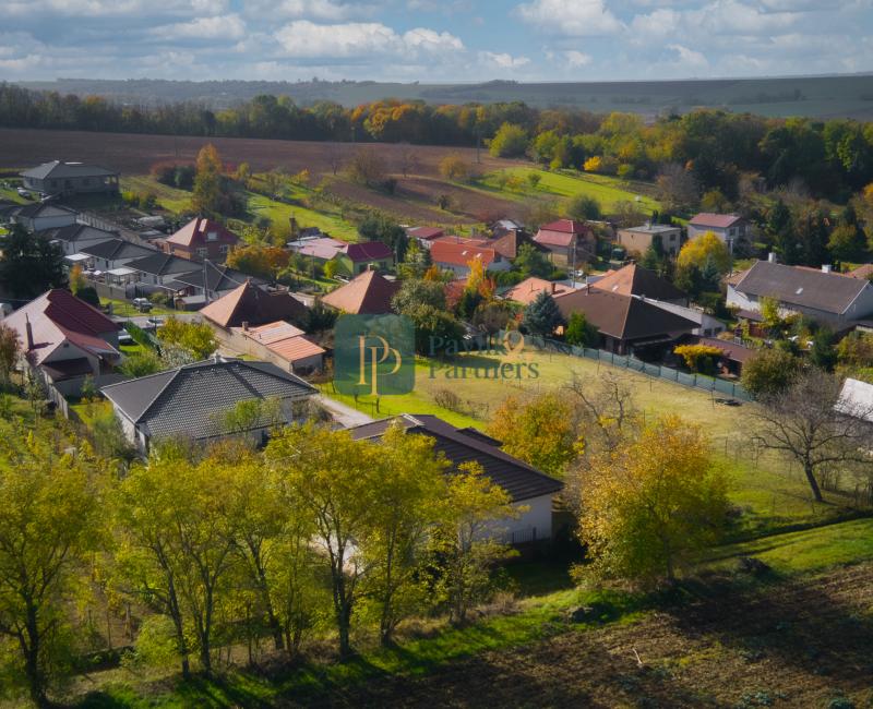 Predaj krásny zariadený 4 izbový rodinný dom, bazén, 760m2 pozemok