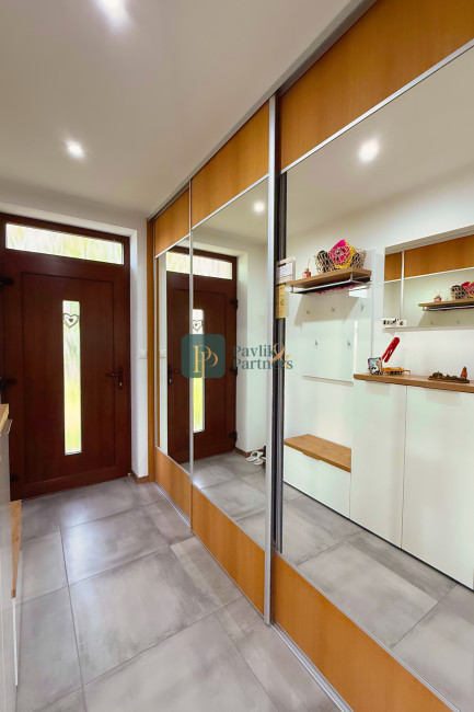 Predaj krásny zariadený 4 izbový rodinný dom, bazén, 760m2 pozemok