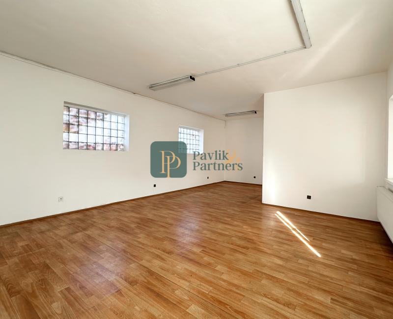 Prenájom obchodné/kancelárske priestory, Staré Mesto, parkovanie