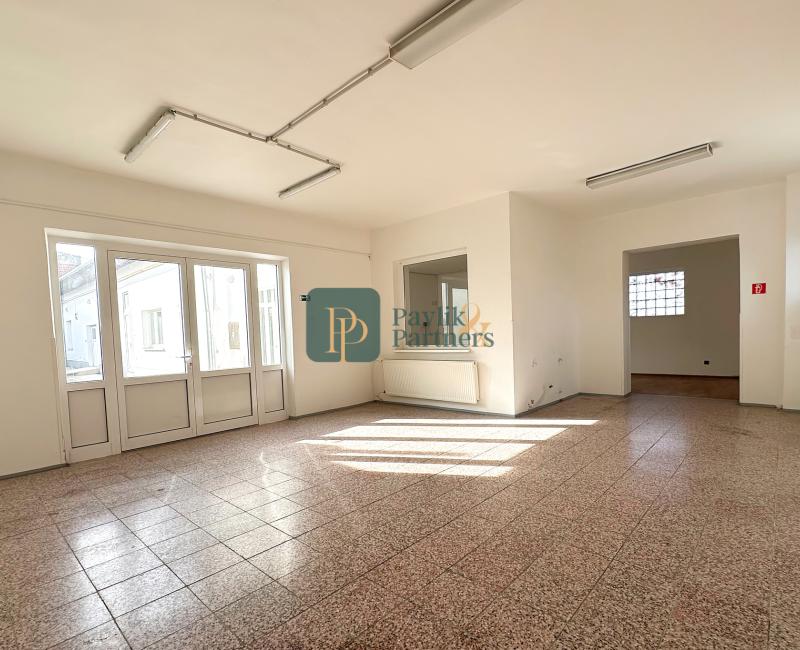 Prenájom obchodné/kancelárske priestory, Staré Mesto, parkovanie